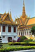 Phnom Penh - The Royal Palace, Preah Tineang Tevea Vinichhay (Throne Hall)